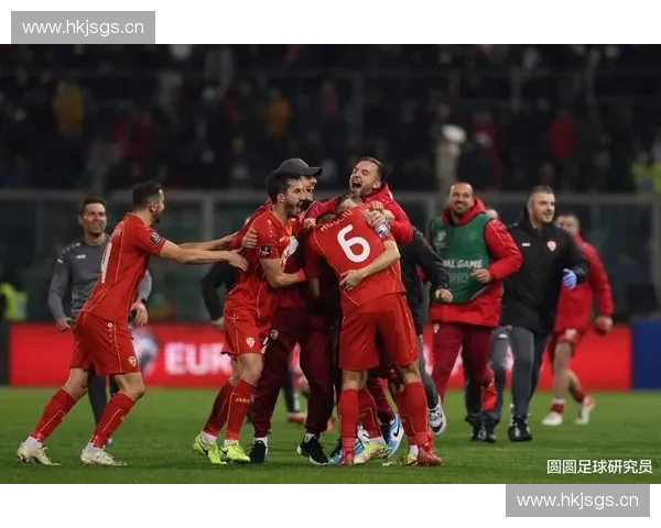 世界杯直播精彩对决 强强对话引爆赛场激情与巅峰对决